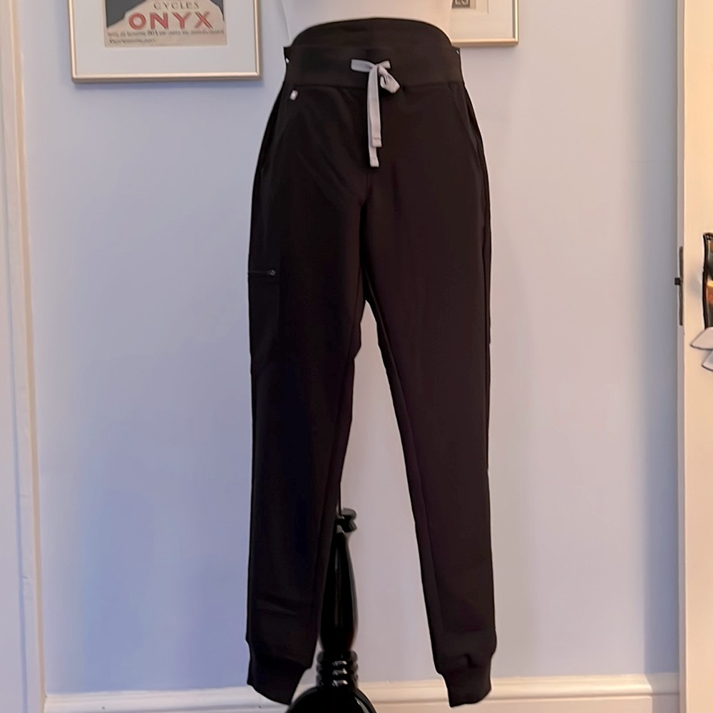 Figs scrubs joggers, black.